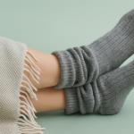 Socken im Bett sind nicht nur im Winter